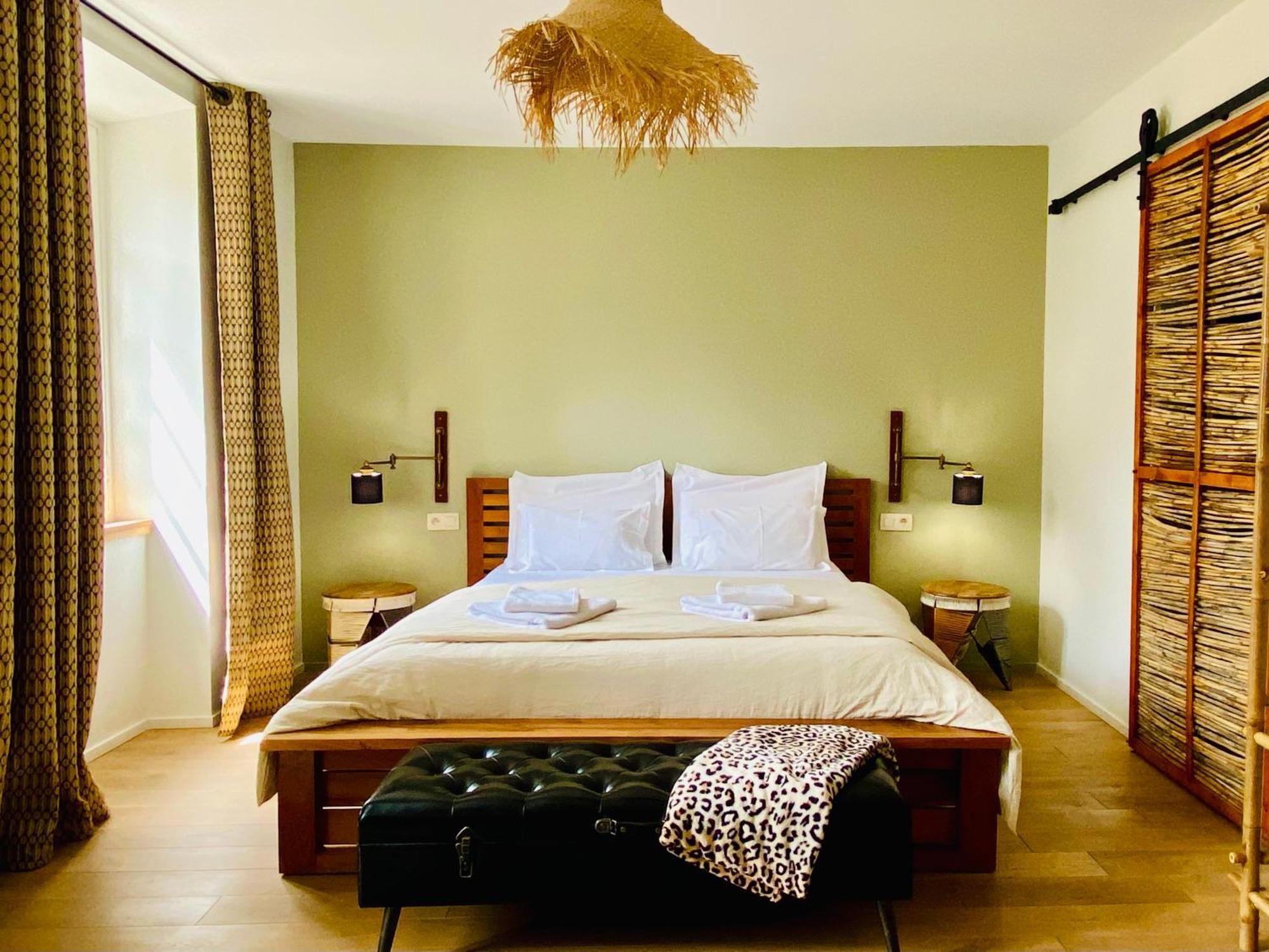 Aux Berges Du Libre Bed & Breakfast Felines-Termenes Bilik gambar