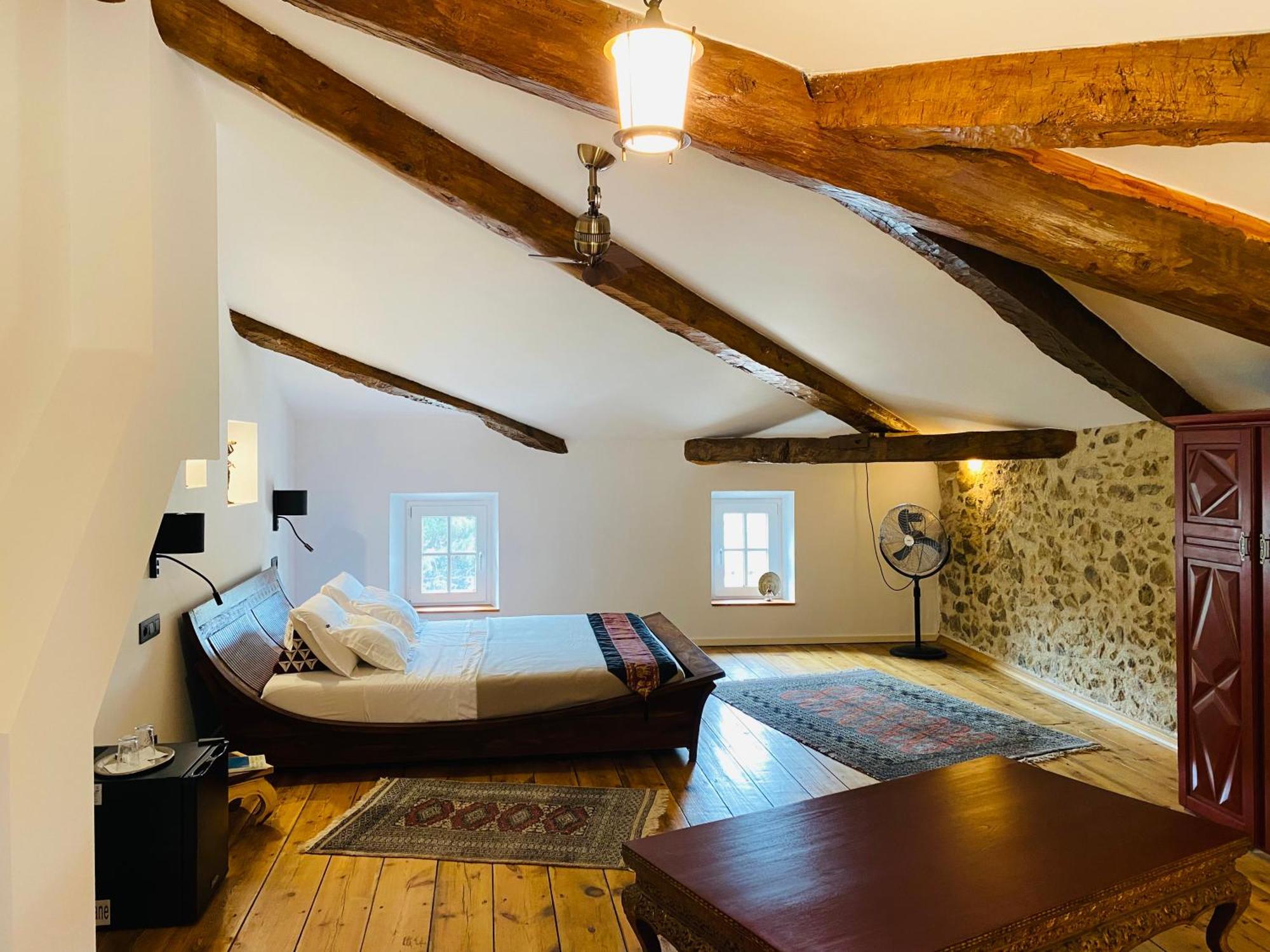 Aux Berges Du Libre Bed & Breakfast Felines-Termenes Bilik gambar